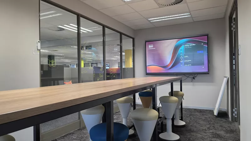 814 m² Office to let in Century City, 5 on Century City Drive (West) (photo 32)