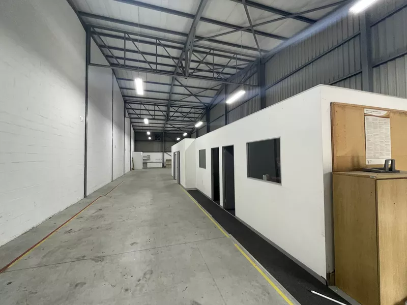 300 m² Industrial to let in Philipi, Kiboko Property (photo 7)