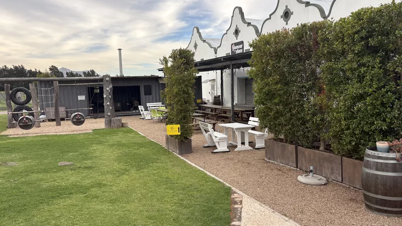 450 m² Property to let in Paarl, Simondium Guild (photo 3)