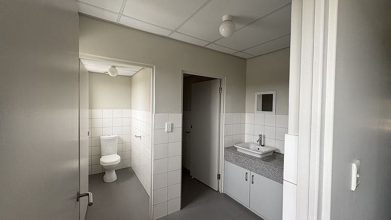 161 m² Office to let in Durbanville, Park Central (photo 30)