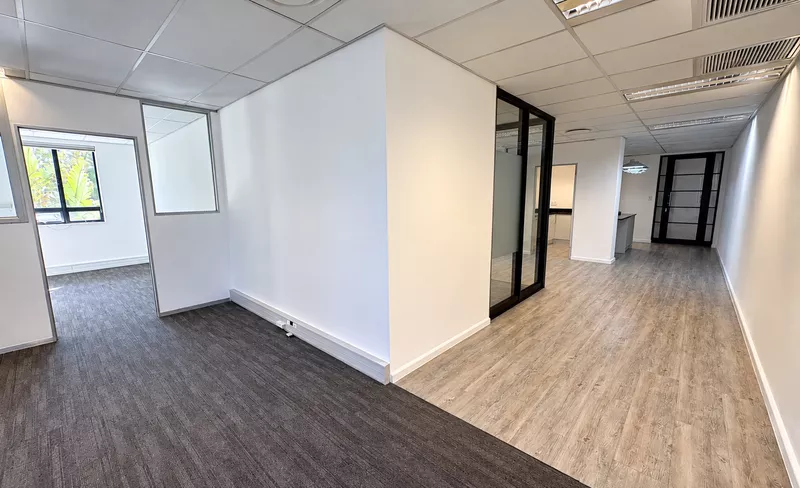 117 m² Office to let in Stellenbosch, Remey Building (photo 6)