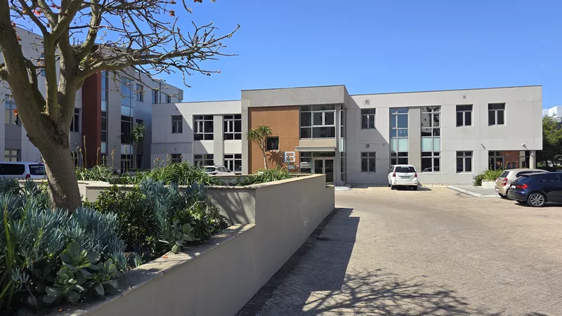 130 m² Office for sale in Century City, Grosvenor Square - Block B (photo 4)