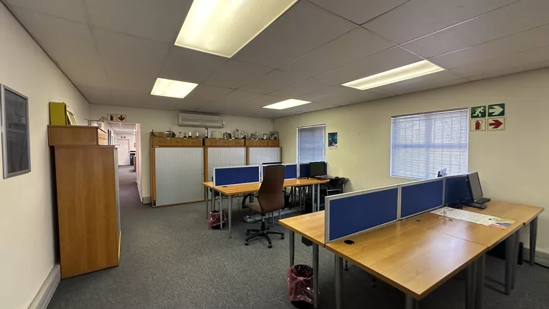 1 108 m² Industrial to let in Marconi Beam, Rainbow Park 1 (photo 18)