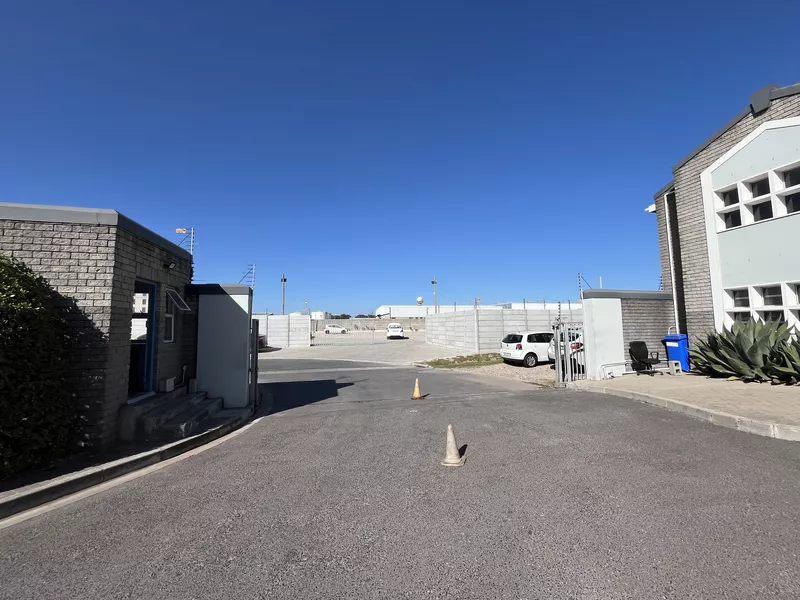 202 m² Industrial to let in Airport Industrial, Airport Business Park (photo 13)