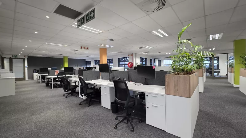 814 m² Office to let in Century City, 5 on Century City Drive (West) (photo 14)