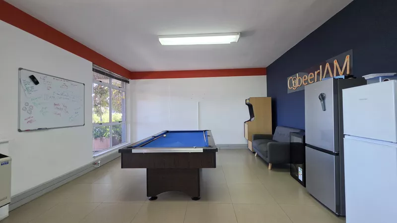 560 m² Office to let in Century Square, Century Square - Block F (photo 36)