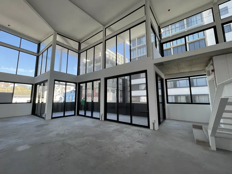 330 m² Retail property to let in Cape Town, 99 Harington (photo 15)