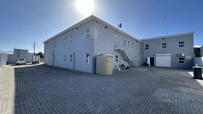 1 729 m² Industrial for sale in Milnerton, 1 Track Crescent (photo 24)
