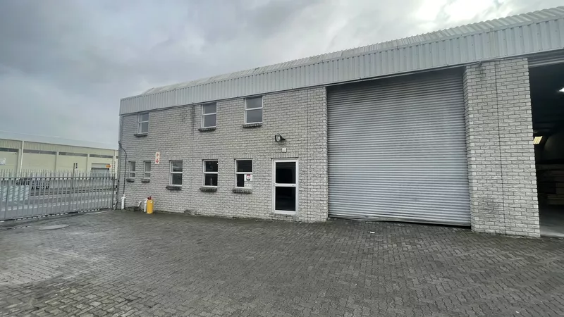 560 m² Industrial to let in Epping 2, Bofors Three Industrial Park (photo 3)