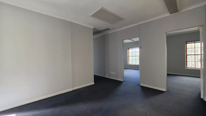 100 m² Office for sale in Bellville, Old Dutch Square (photo 14)
