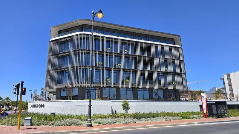 1 135 m² Office to let in Century City, Junxion Park - Building 1 (photo 4)