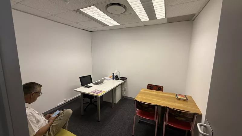 323 m² Office to let in Claremont, Grove Exchange (photo 18)