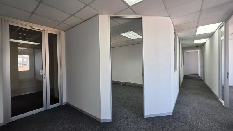 562 m² Office to let in Tyger Valley, Bloemhof (photo 43)