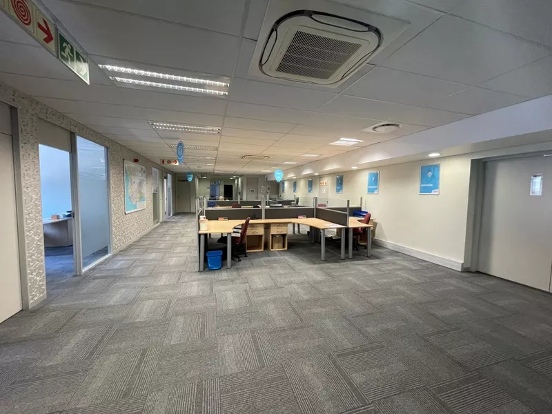 946 m² Office to let in Cape Town City Centre/CBD, Thomas Pattullo (photo 7)