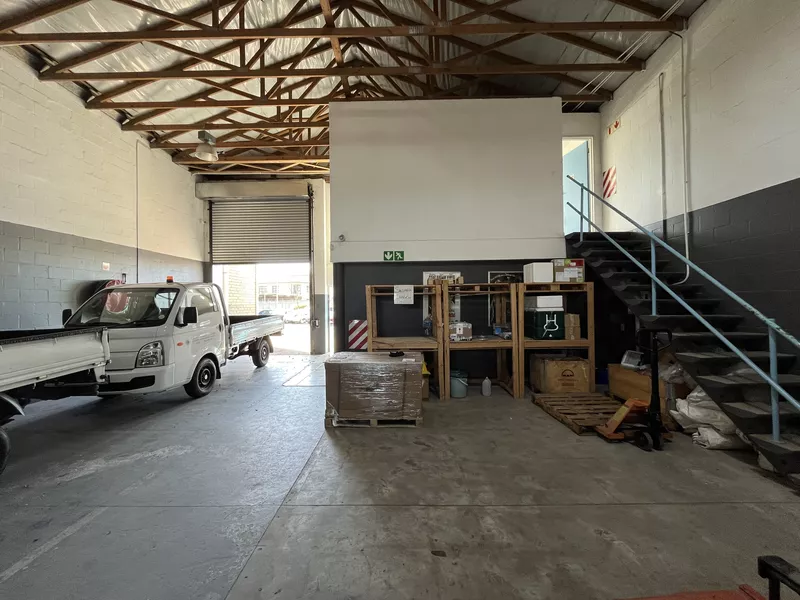 202 m² Industrial to let in Airport Industrial, Airport Business Park (photo 6)