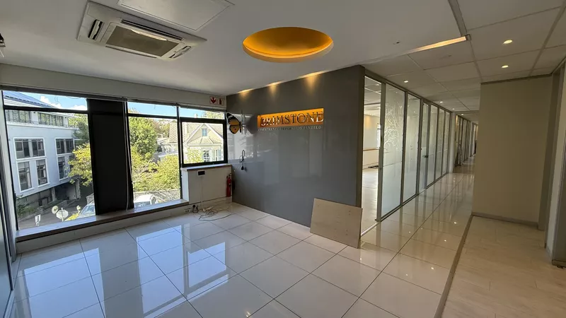 415 m² Office to let in Newlands, Slade House, Boundary Terraces (photo 5)