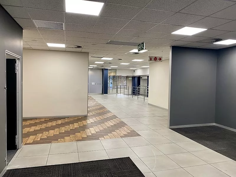 506 m² Retail property for sale in Cape Town City Centre/CBD, 67 Long Street (photo 25)
