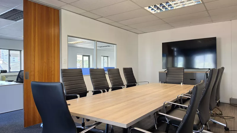 177 m² Office to let in Central Park, The Pavilion (photo 40)