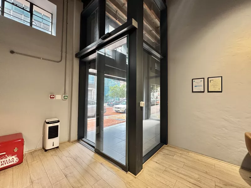 529 m² Retail Property to let in Cape Town City Centre/CBD, 16 On Bree (photo 2)
