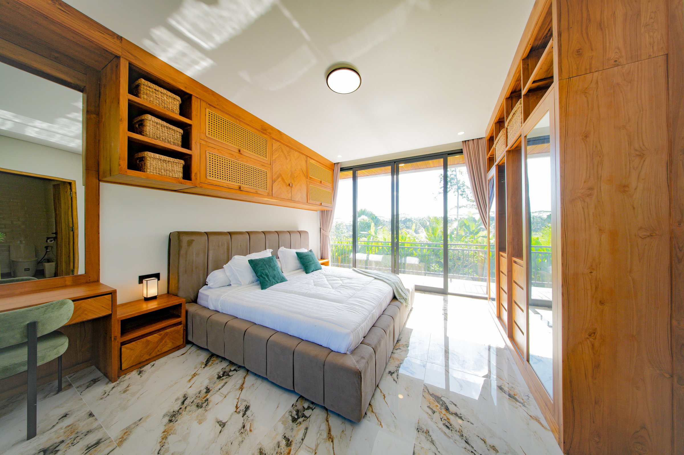 Panoramic 4BR Villa w/ Rooftop Patio and Home Office, Ridgeline Setting, photo 19