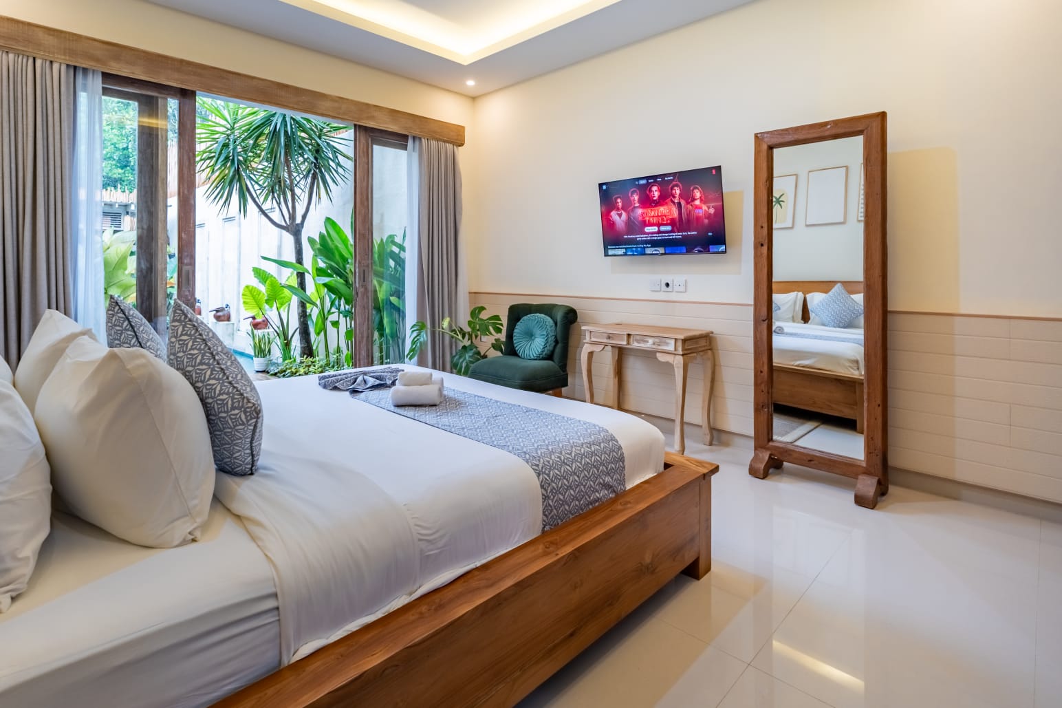 Contemporary 3BR Villa w/ Private Pool, Rooftop Terrace & Ensuite Bathrooms, photo 30