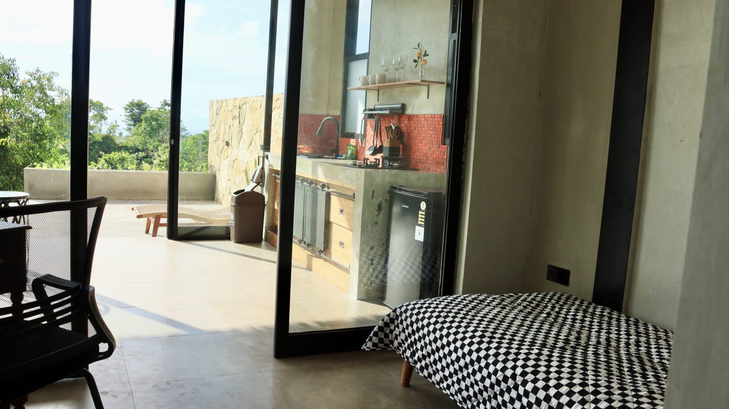 Rustic Tropical 2BR Villa w/ Ocean Views and Private Pool, Walkable, photo 9