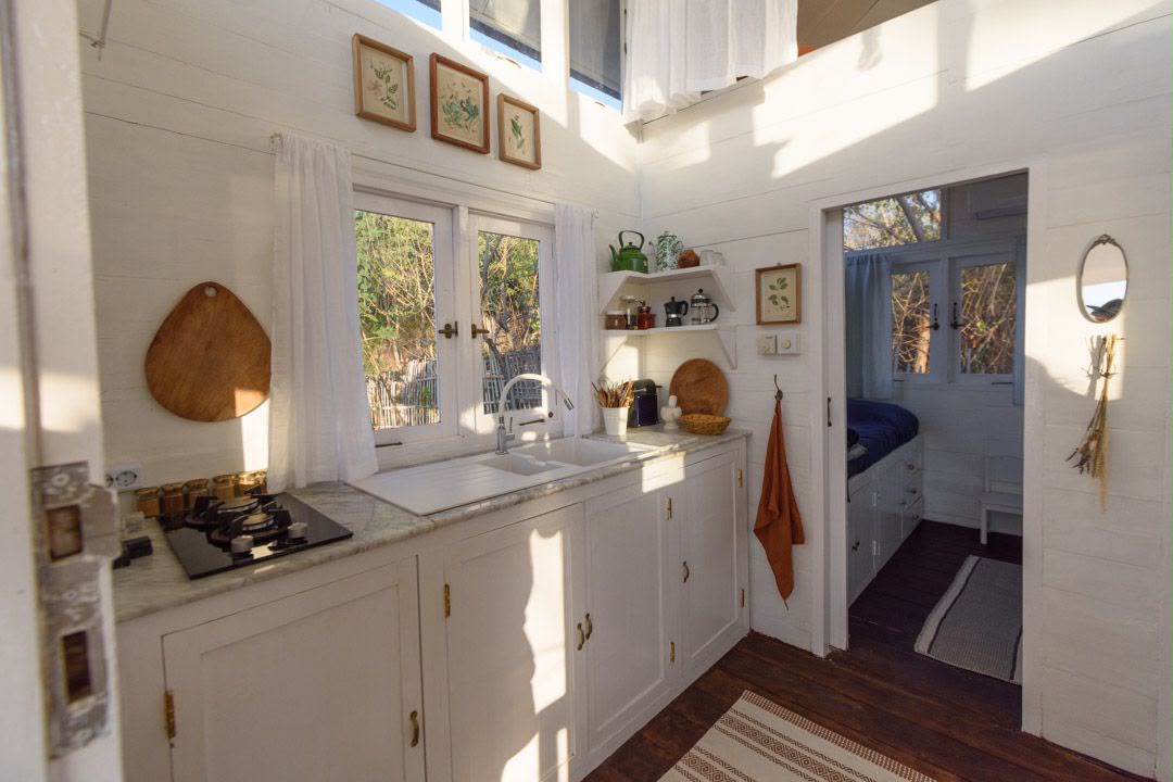 Hilltop 2BR Tiny Villa w/ Panoramic Ocean Views, Volcano Vistas & Total Privacy, photo 10