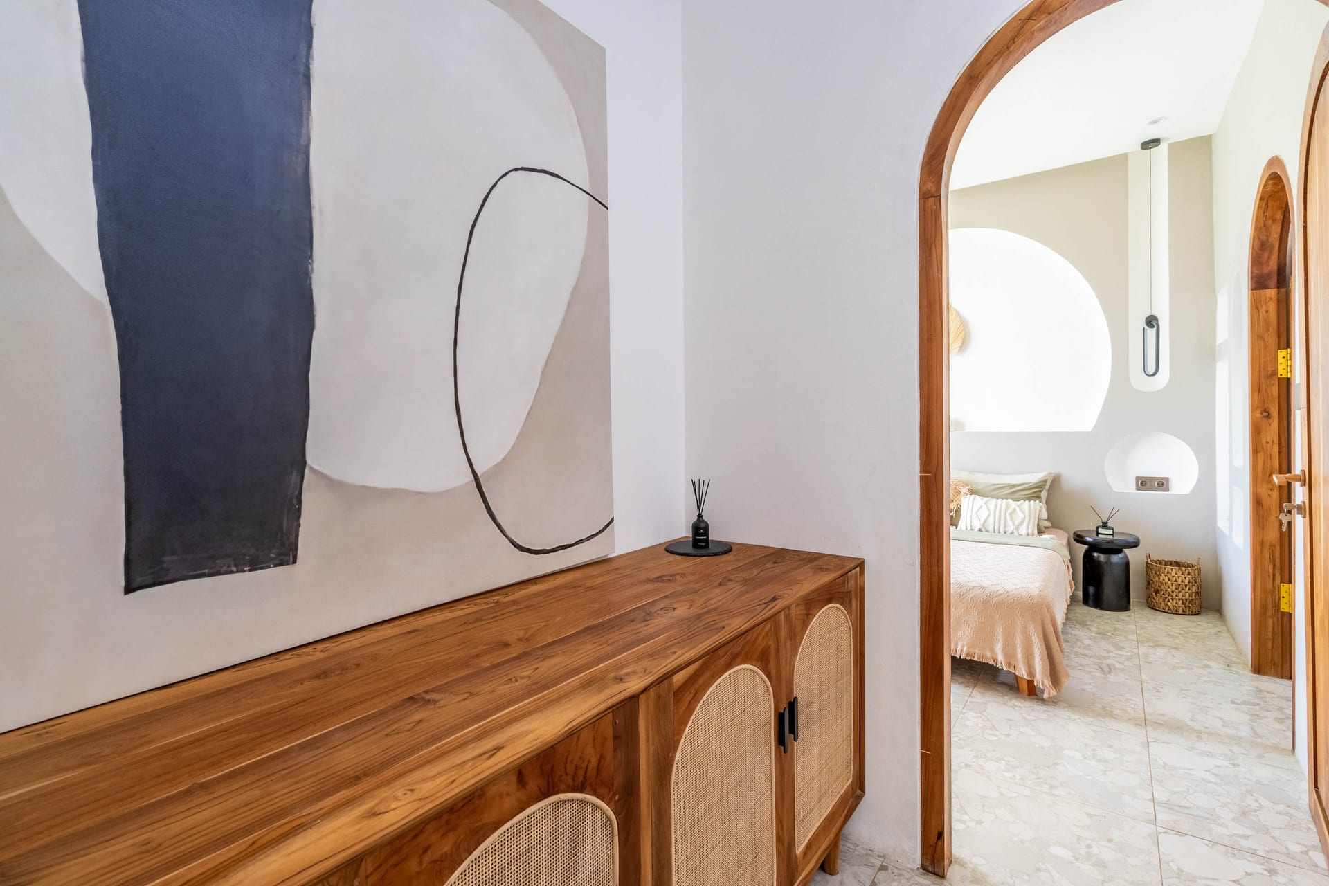 Breezy 2BR Villa w/ Rooftop Patio and Shared Pool, photo 81