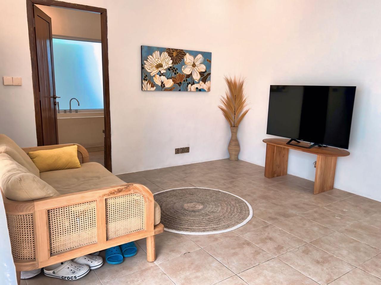 Modern 1BR Villa w/ Rooftop Patio and Private Pool, Beachfront Setting, photo 4