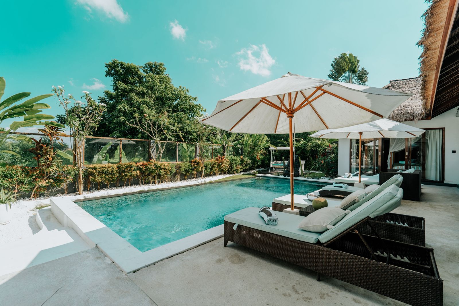Spacious 4BR Villa w/ Pool and Jungle Views, Quiet Lane, photo 14