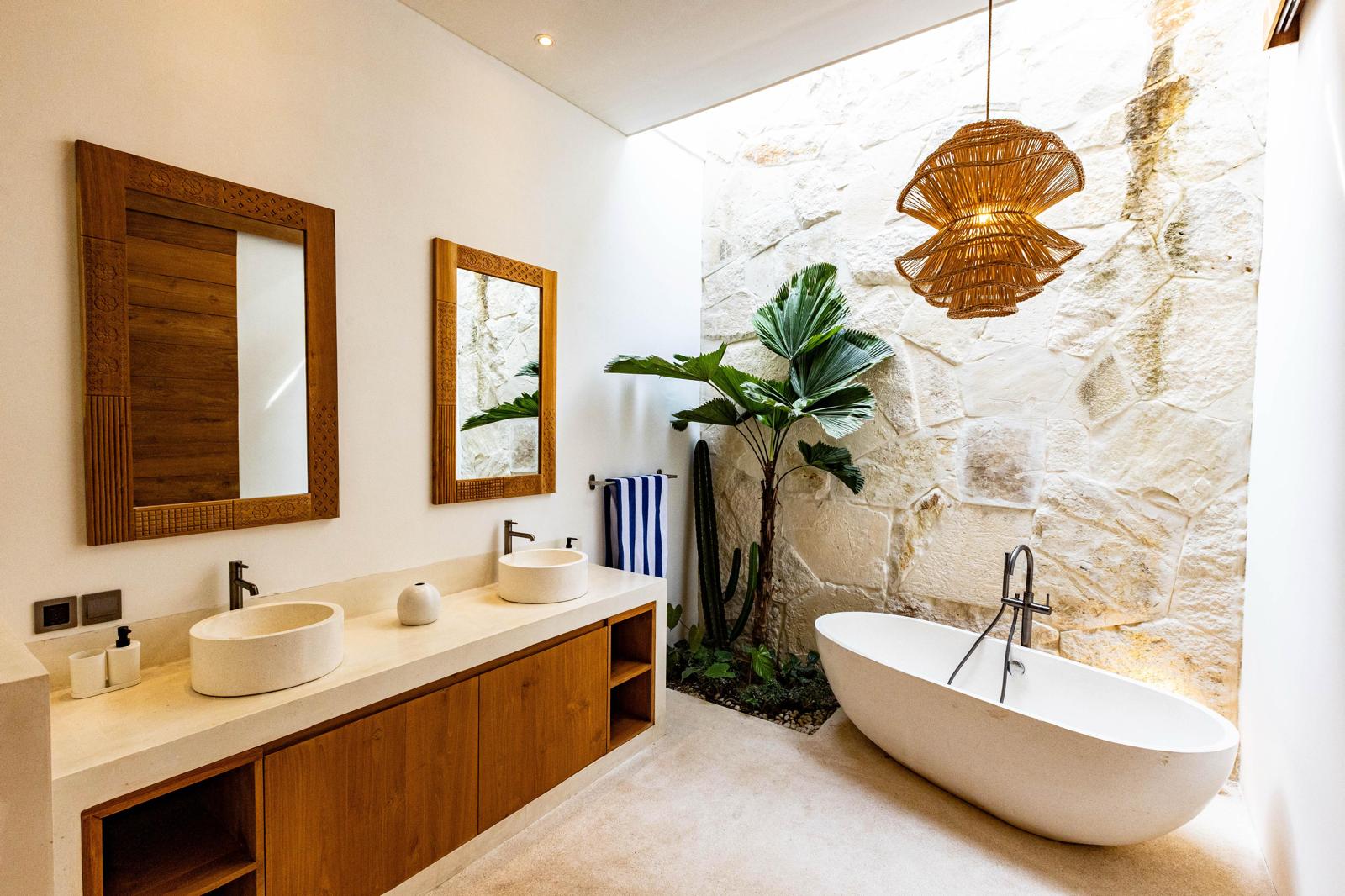 Refined 3BR Villa w/ Rooftop Patio and Sunset Views, Quiet Lane, photo 13