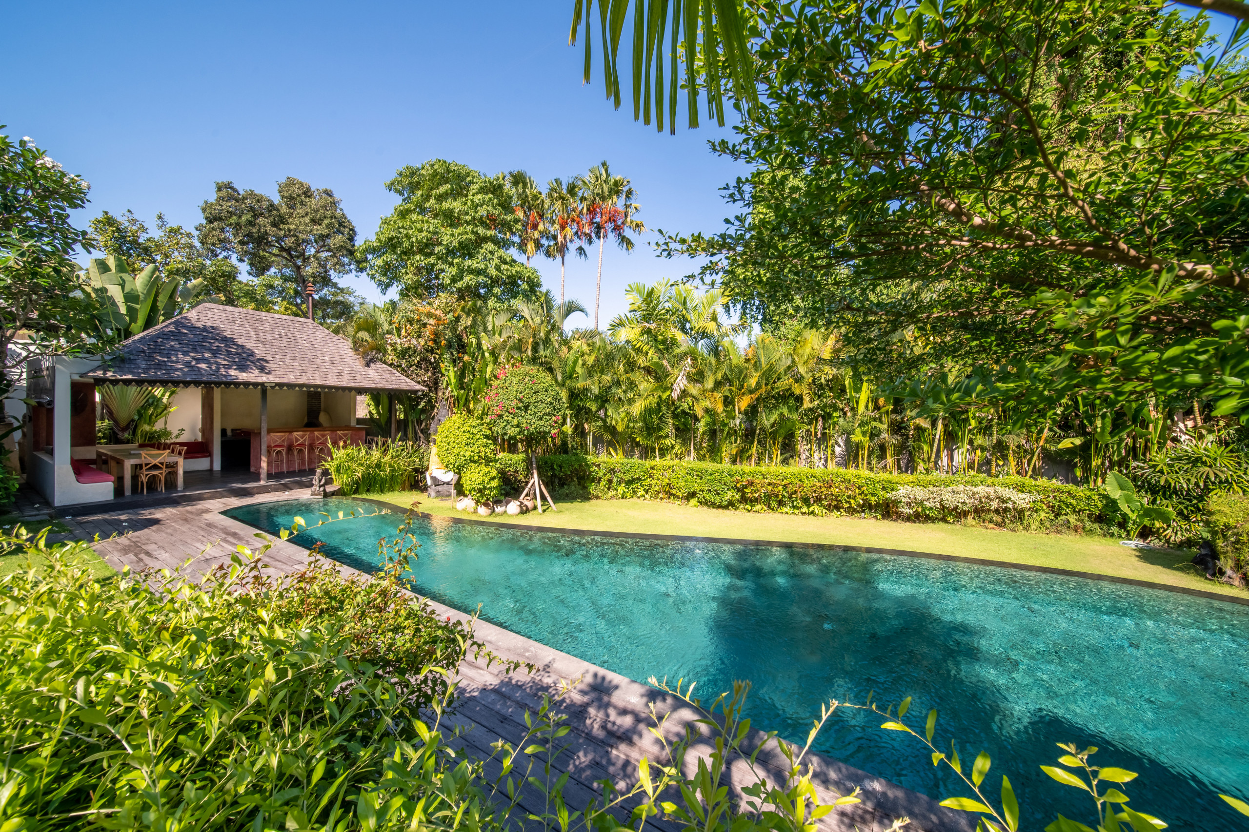 Modern 6BR Villa w/ Expansive Grounds, Mixed-Use Zoning & Fully Furnished, photo 11