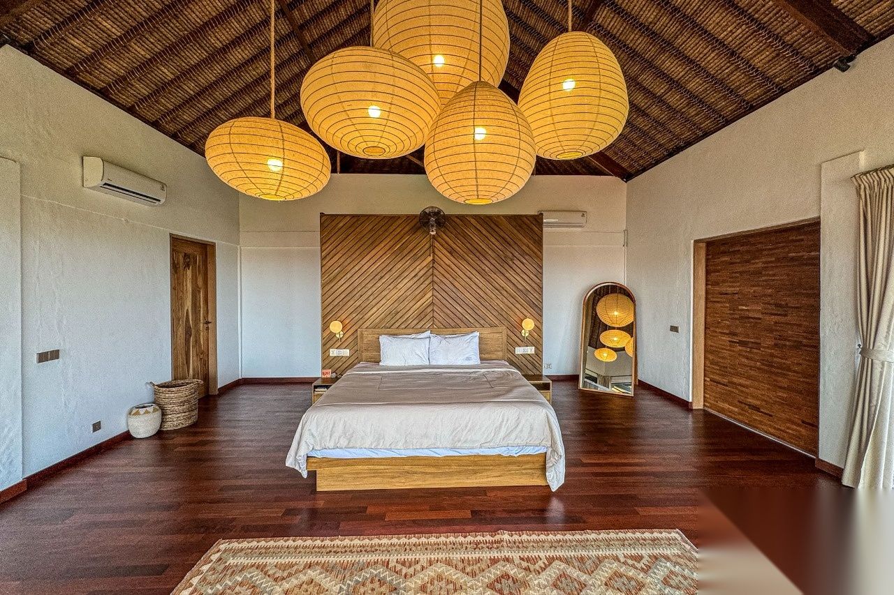 Rustic 5+2BR Villa/Juglo Estate w/ infinity pool, green space & sunset views, photo 23