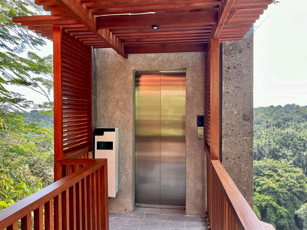 Ridgeline 1BR Villa w/ Rooftop Patio and River Views, photo 3