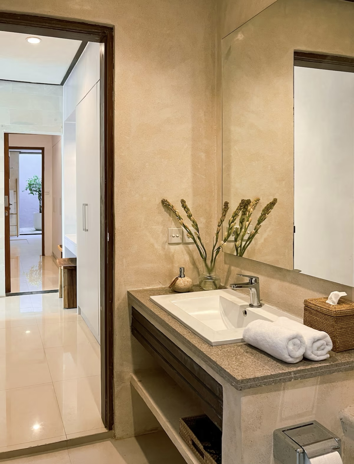 Modern 3BR Villa w/ Private Pool and Home Office, Beachside, photo 15