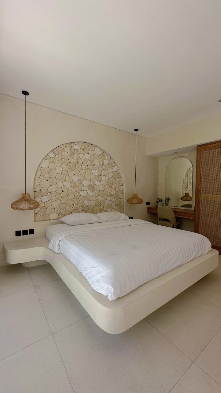 Spacious 3BR Villa w/ Private Pool and Rooftop Jacuzzi, Beachfront Setting, photo 19