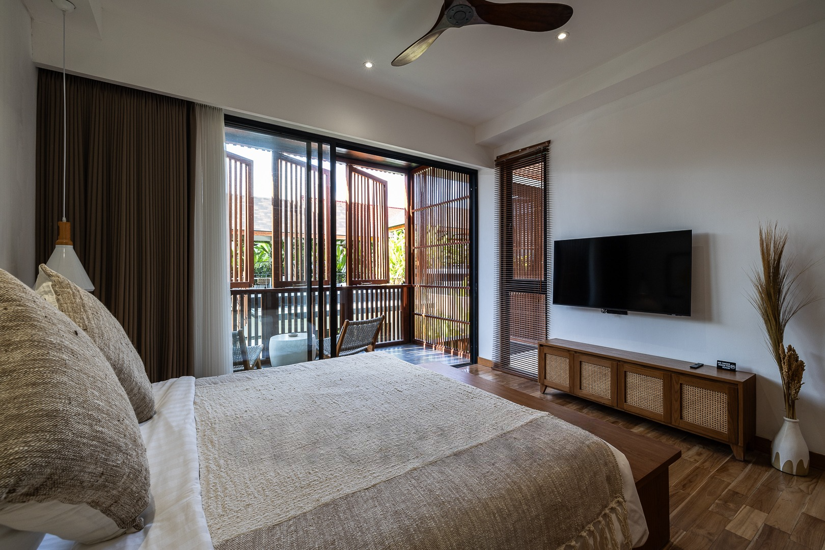 Premium 4BR Villa w/ Private Pool, Garden Spa Baths, and Beachside Setting, photo 8