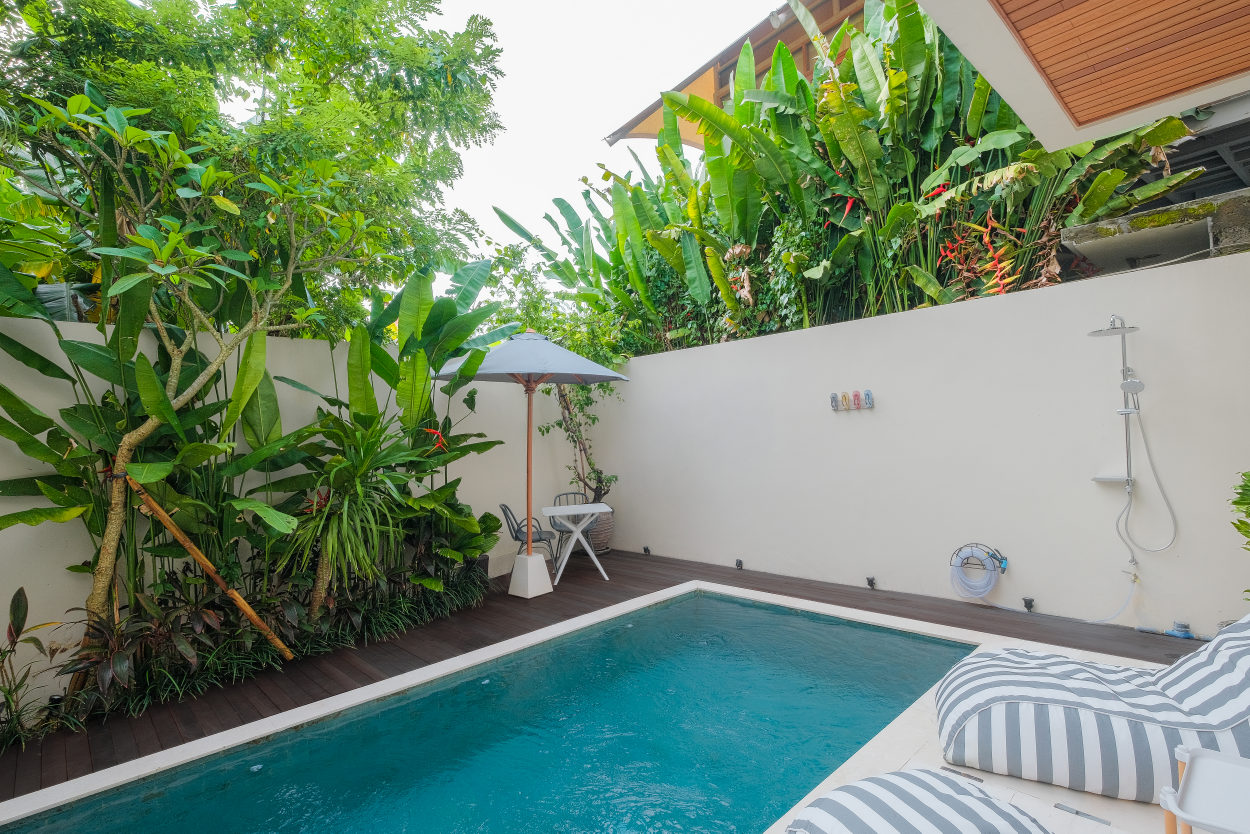 Modern 1BR Townhouse w/ Private Pool, Loft Bedroom & Workspace, photo 20