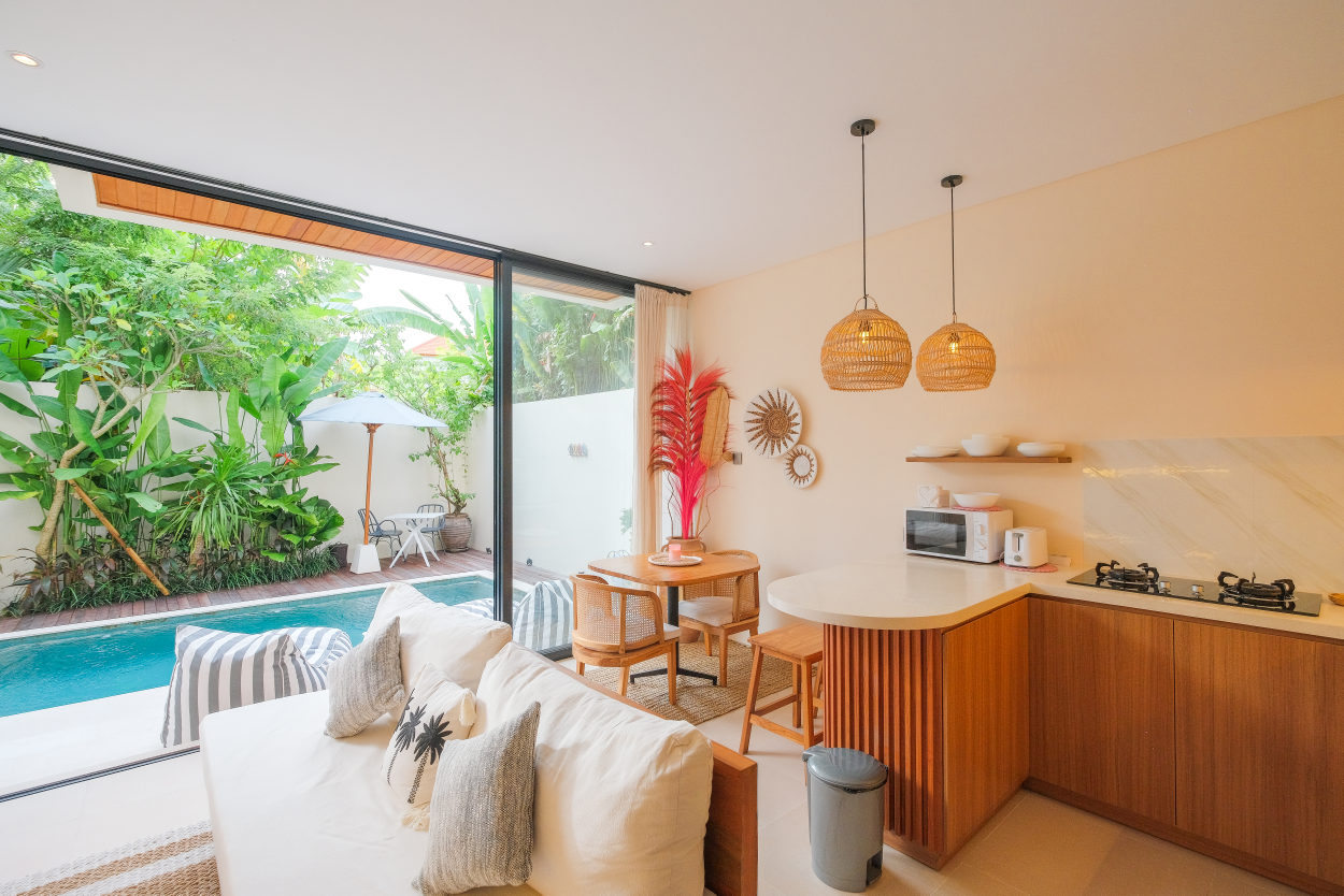 Modern 1BR Townhouse w/ Private Pool, Loft Bedroom & Workspace, photo 27