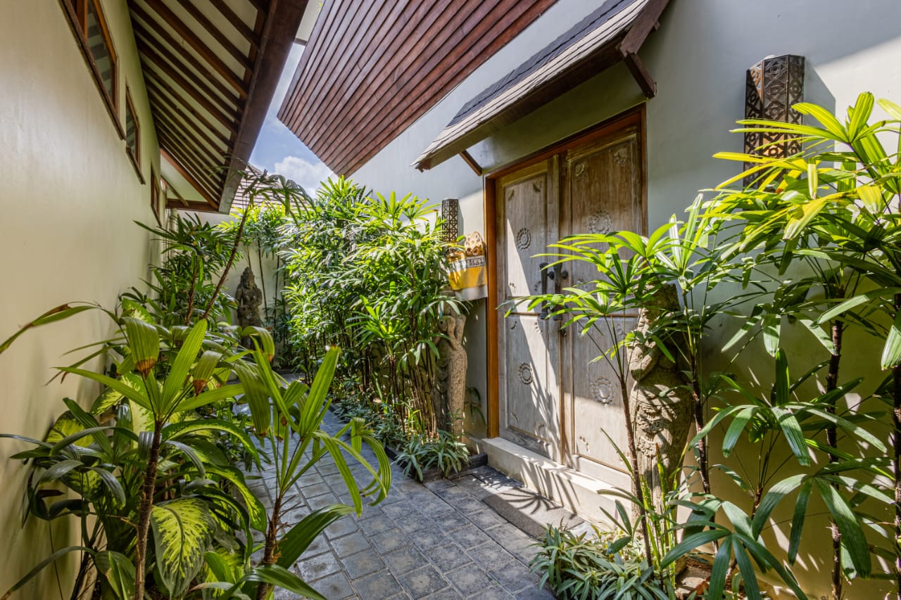 Beachside 13BR Villa Complex w/ 4 Private Pools, Rooftop Sea Views, and Staff Quarters, photo 2