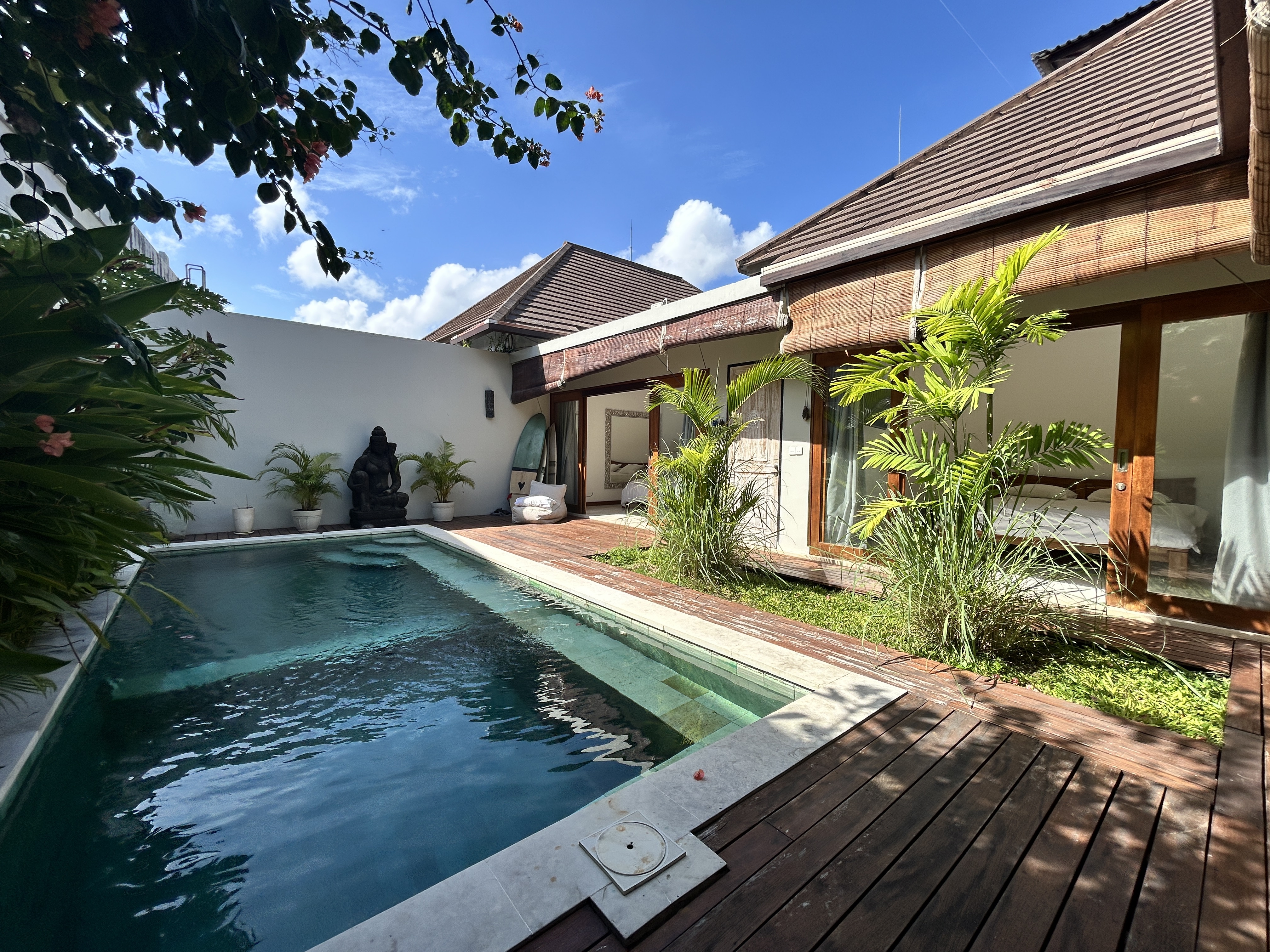 Breezy 3BR Villa w/ Private Pool, 1-Min Walk to Beach, photo 2