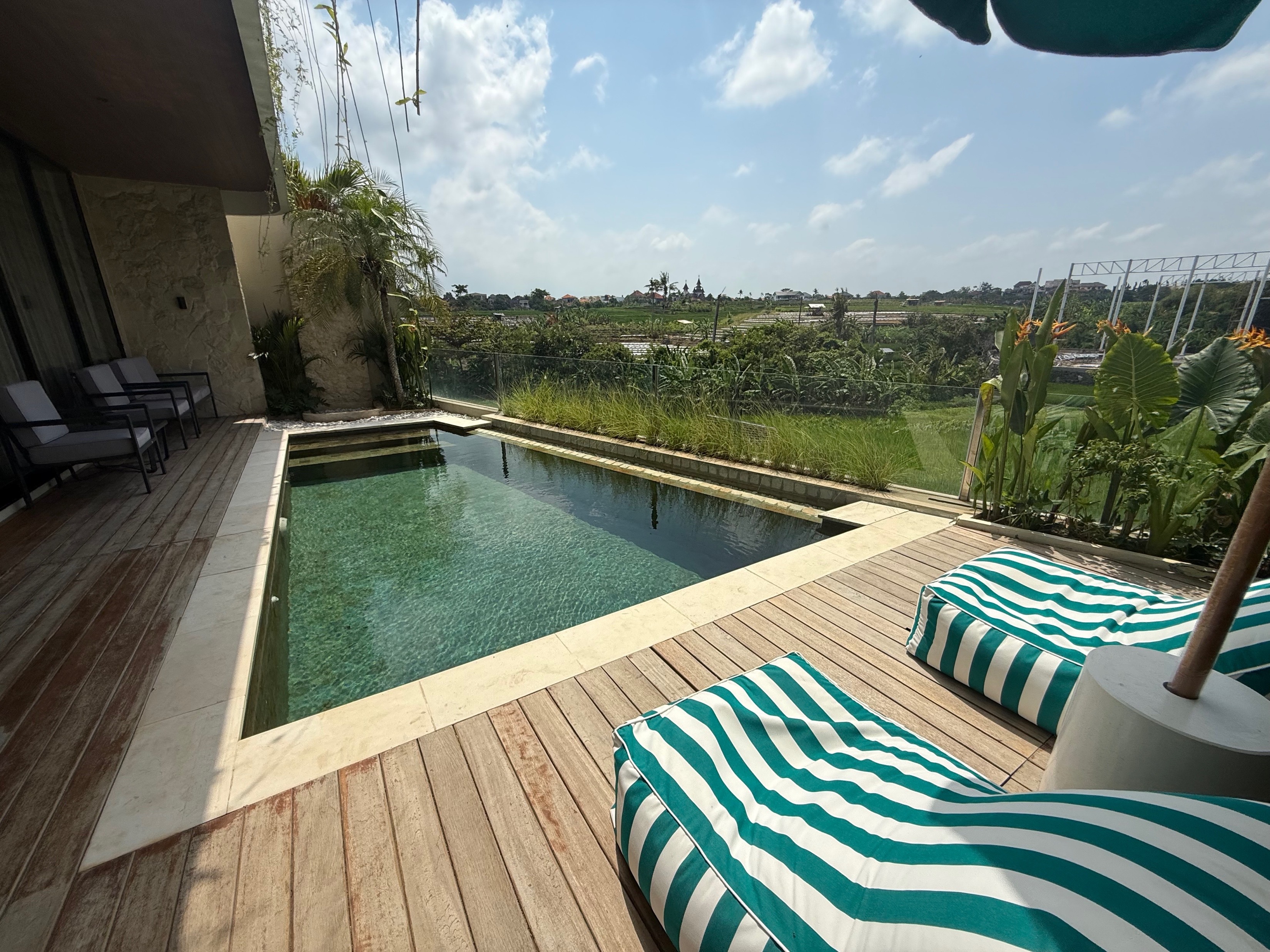 Modern 3BR Villa w/ Private Pool, Rooftop Terrace & Sunken Living, photo 4