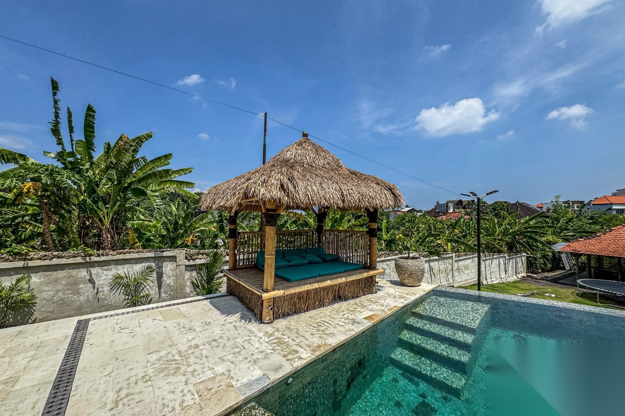 Rustic 5+2BR Villa/Juglo Estate w/ infinity pool, green space & sunset views, photo 7