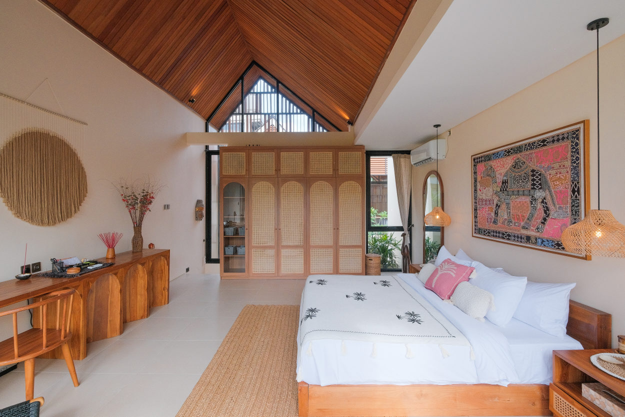 Modern 1BR Townhouse w/ Private Pool, Loft Bedroom & Workspace, photo 6