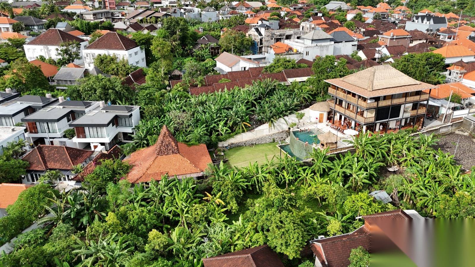 Rustic 5+2BR Villa/Juglo Estate w/ infinity pool, green space & sunset views, photo 5
