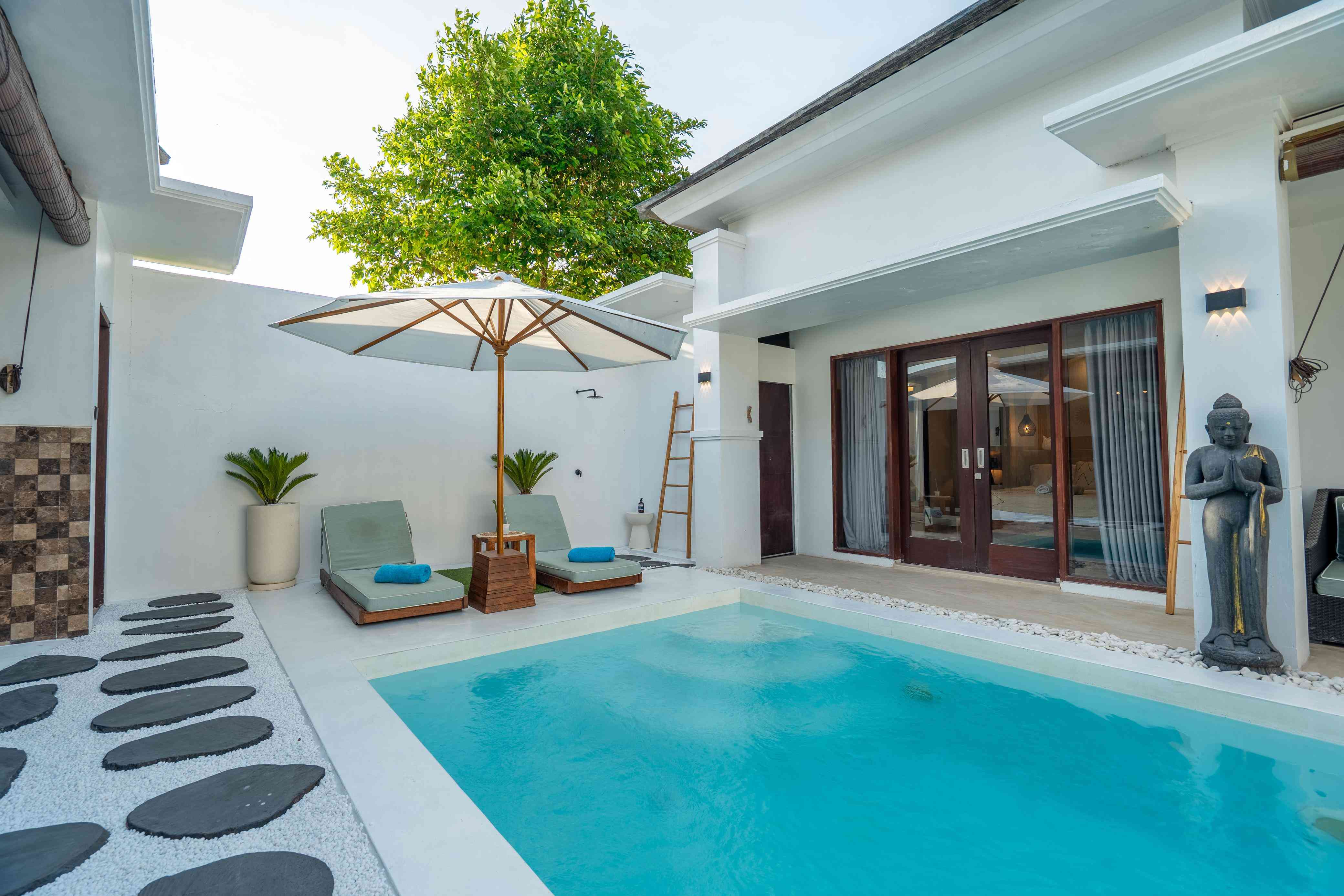 Modern 2BR Villa w/ Private Pool and Enclosed Living, photo 10
