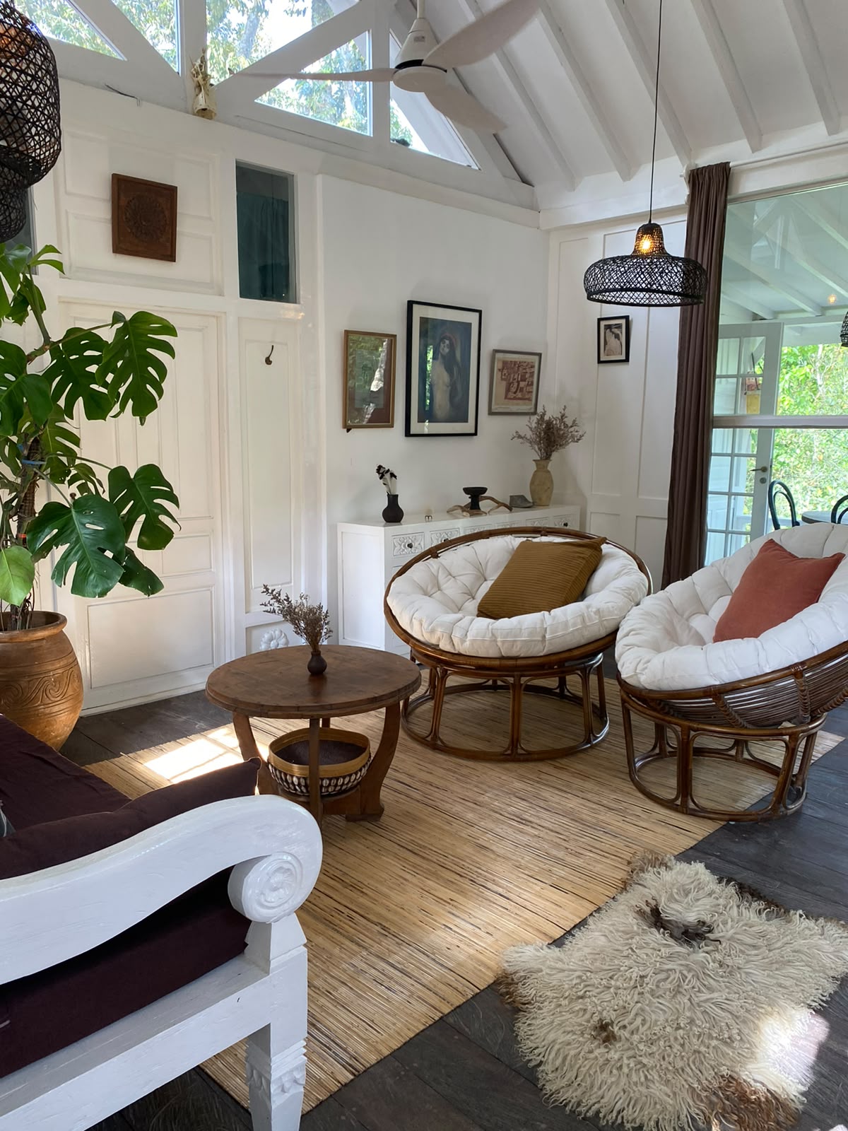 Elevated 3BR Jungle Villa w/ Private River, Antique Teak Build & 2,000m² Grounds, photo 2