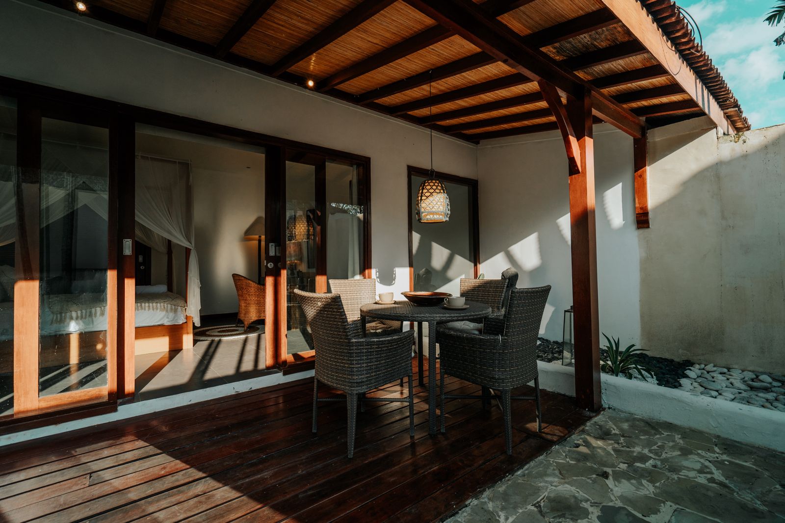 Spacious 4BR Villa w/ Pool and Jungle Views, Quiet Lane, photo 2