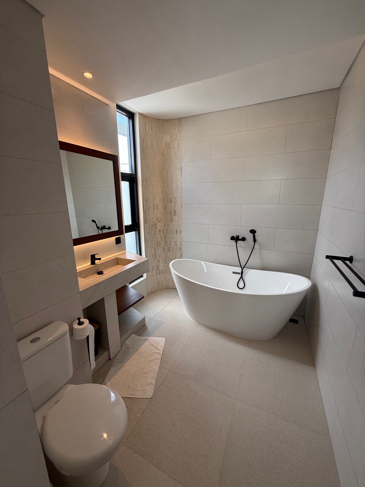 Modern 3BR Villa w/ Private Pool, Rooftop Terrace & Sunken Living, photo 17