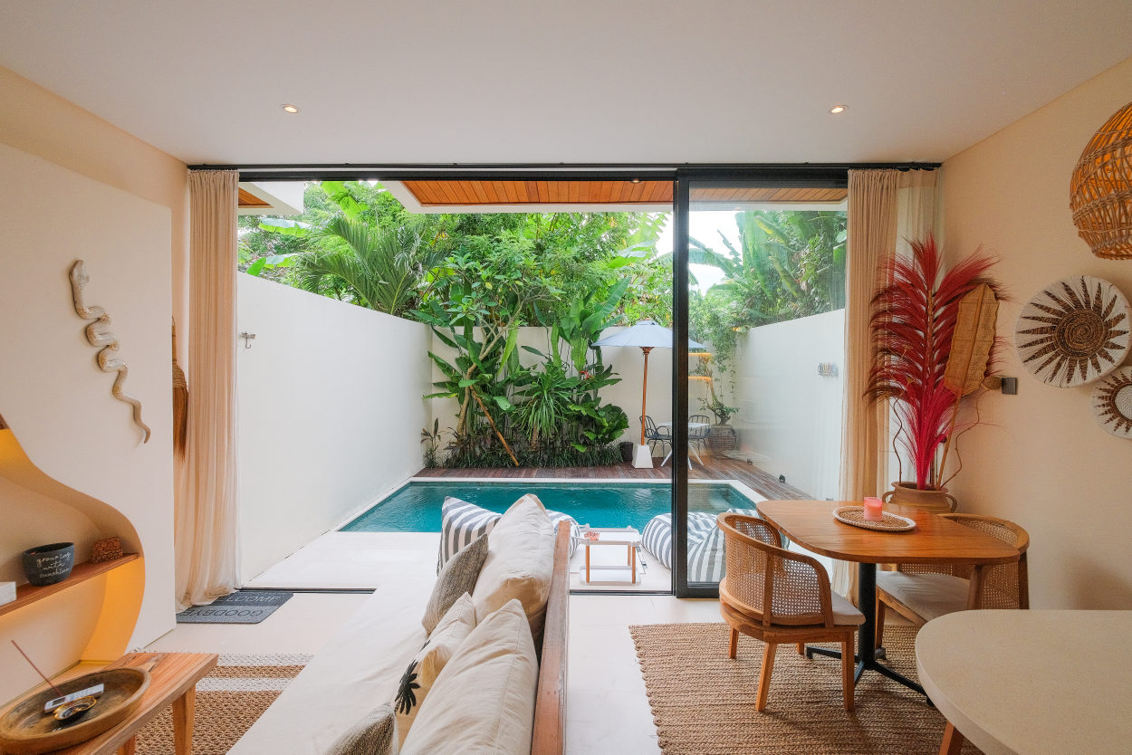 Modern 1BR Townhouse w/ Private Pool, Loft Bedroom & Workspace, photo 25